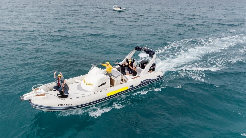 Boote mit Führerschein / S1000 Smile-4 (12p)
